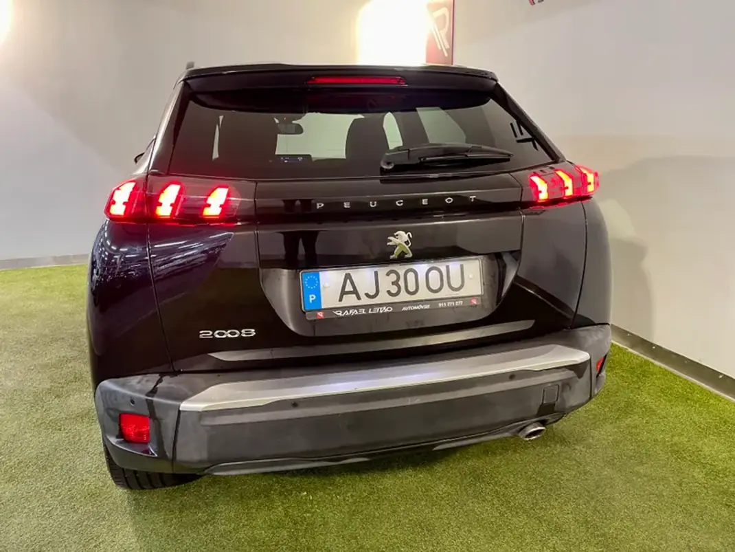 Peugeot 2008 2021 - 16950 EUR, 182000 km - AUTO.MOTO.pt - 182000km - foto 7 de 32