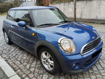 MINI 3 Portas 2011 - 7750 EUR, 200000 km - AUTO.MOTO.pt - 200000km - foto 3 de 23
