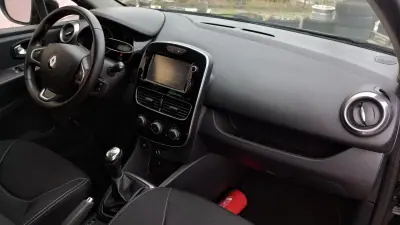 Renault Clio 2017 - 9950 EUR, 77000 km - 77000km - foto 24 de 35