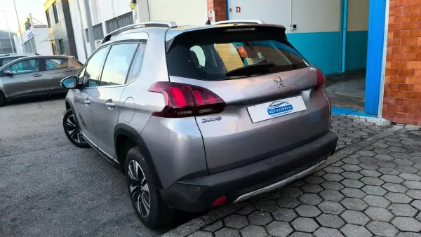 Peugeot 2008 2017 - 11500 EUR, 164000 km - AUTO.MOTO.pt - 164000km - foto 10 de 15