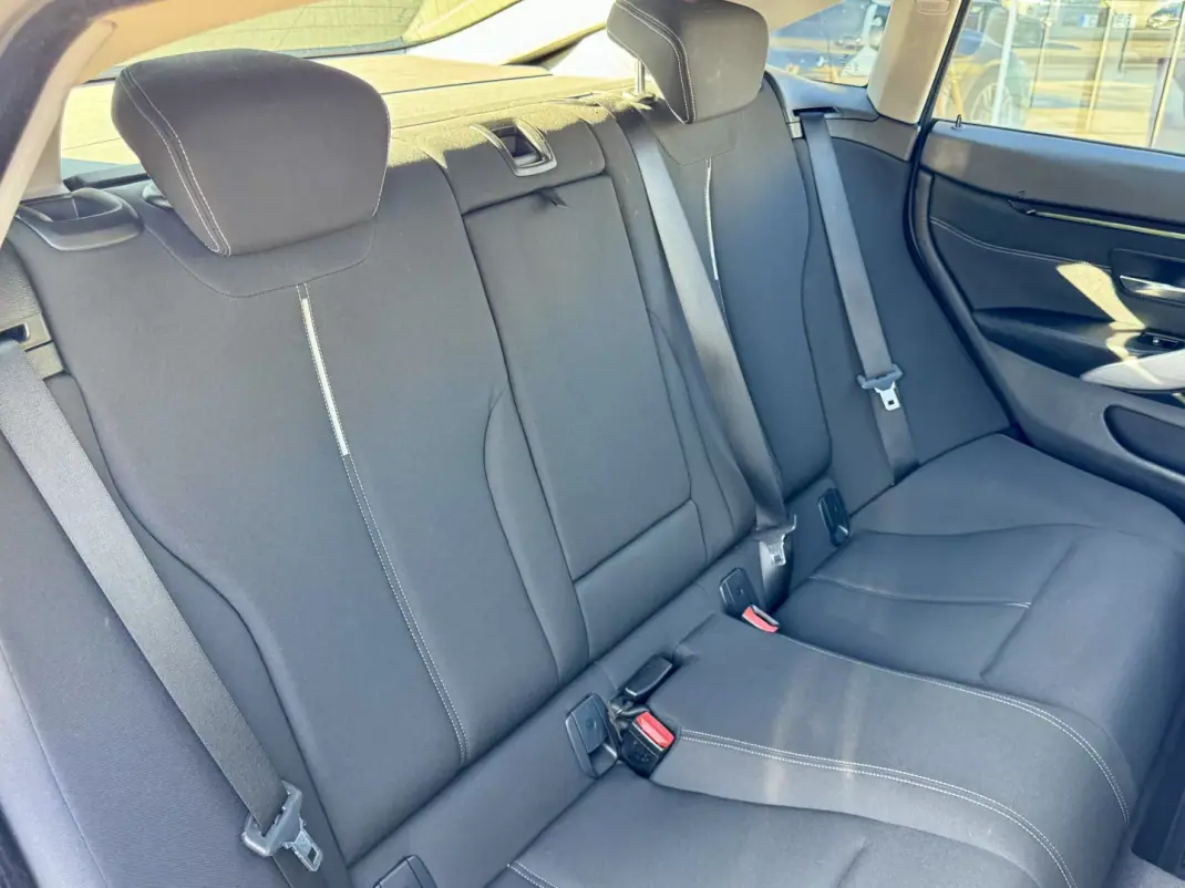 BMW 418 Gran Coupé 2016 - 17500 EUR, 180000 km - AUTO.MOTO.pt - 180000km - foto 16 de 24