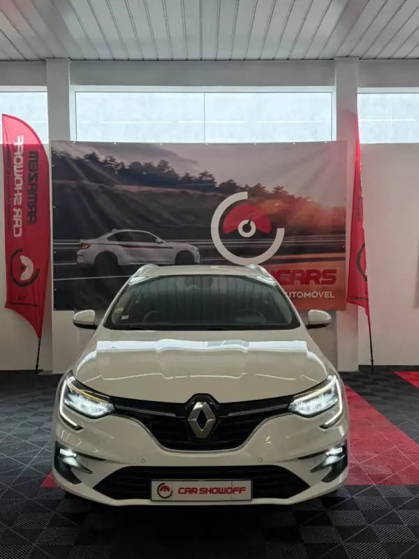 Renault Mégane 2022 - 14900 EUR, 104000 km - AUTO.MOTO.pt - 104000km - foto 2 de 9