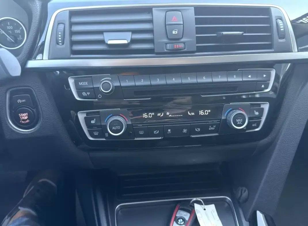 BMW 318 2019 - 21400 EUR, 160000 km - AUTO.MOTO.pt - 160000km - foto 14 de 18
