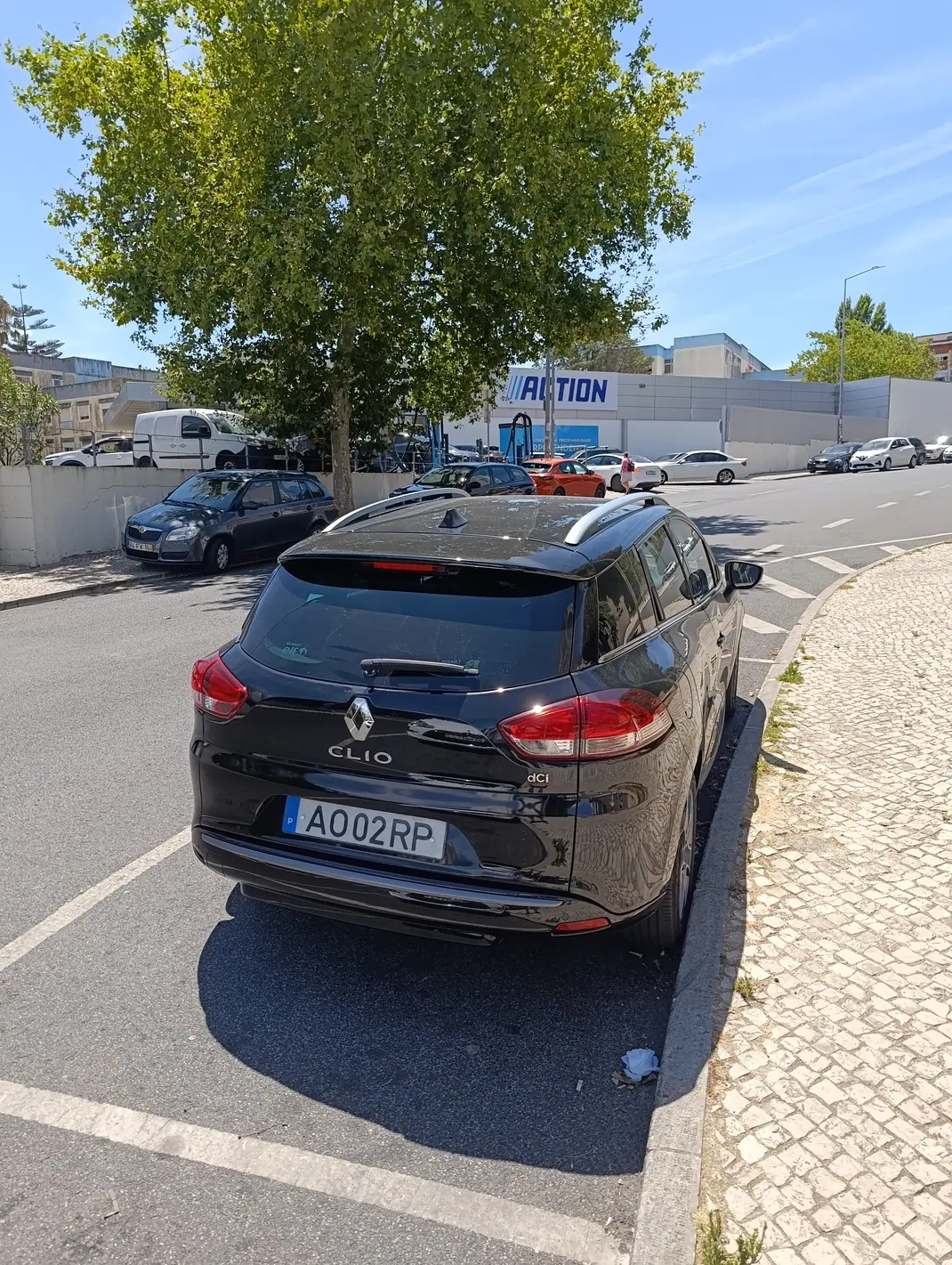 Renault Clio Sport Tourer 2016 - 8000 EUR, 177500 km - 177500km - foto 2 de 10