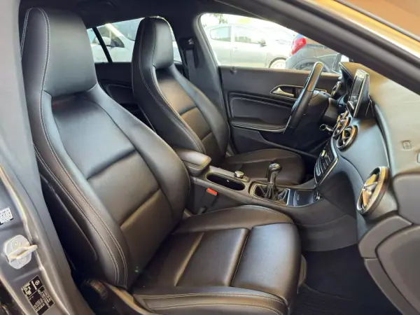 Mercedes-Benz CLA 180 2016 - 17950 EUR, 146271 km - AUTO.MOTO.pt - 146271km - foto 29 de 33