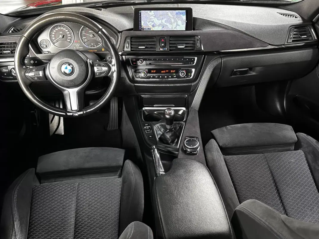 BMW 318 2014 - 18750 EUR, 237000 km - AUTO.MOTO.pt - 237000km - foto 38 de 40