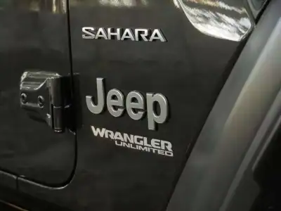 Jeep Wrangler Unlimited 2019 - 62900 EUR, 123841 km - AUTO.MOTO.pt - 123841km - foto 6 de 15