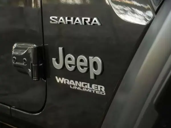 Jeep Wrangler Unlimited 2019 - 62900 EUR, 123841 km - AUTO.MOTO.pt - 123841km - foto 6 de 15