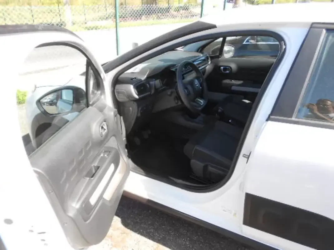 Citroën C3 2017 - 10900 EUR, 94849 km - AUTO.MOTO.pt - 94849km - foto 8 de 10