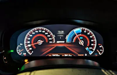 BMW 530 2019 - 24800 EUR, 184729 km - AUTO.MOTO.pt - 184729km - foto 4 de 37