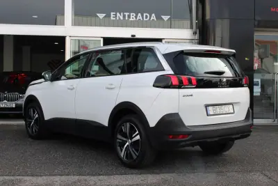 Peugeot 5008 2019 - 19990 EUR, 114332 km - AUTO.MOTO.pt - 114332km - foto 2 de 21