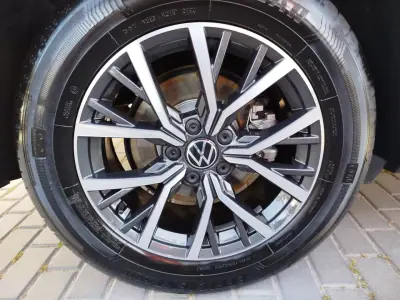 Volkswagen Tiguan 2020 - 22950 EUR, 48551 km - AUTO.MOTO.pt - 48551km - foto 21 de 22
