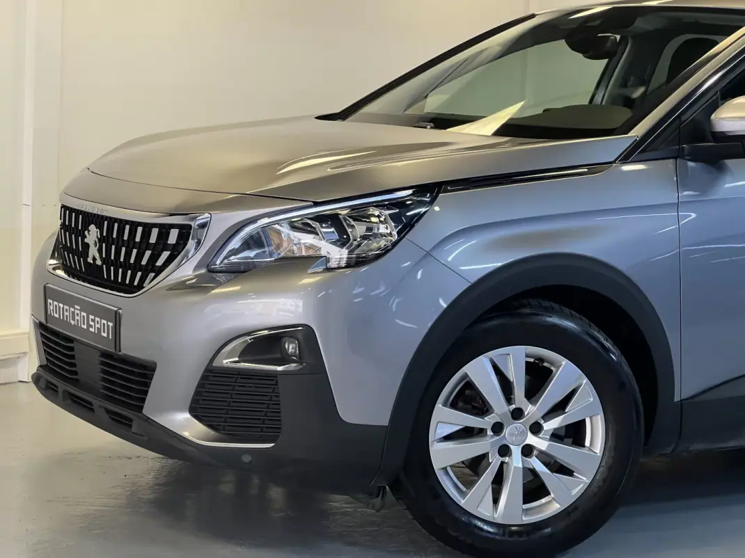 Peugeot 3008 2019 - 13990 EUR, 110000 km - AUTO.MOTO.pt - 110000km - foto 8 de 27