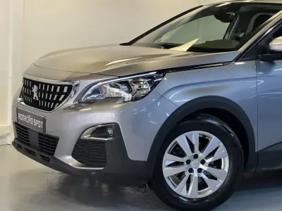 Peugeot 3008 2019 - 13990 EUR, 110000 km - AUTO.MOTO.pt - 110000km - foto 8 de 27