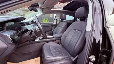Audi e-tron Sportback 2020 - 31990 EUR, 80000 km - AUTO.MOTO.pt - 80000km - foto 32 de 43