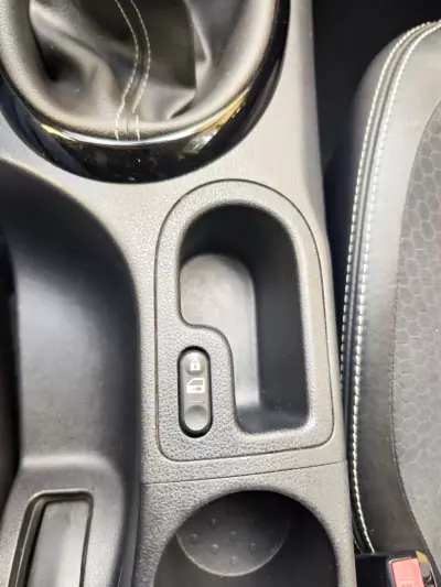 Nissan Qashqai 2013 - 9980 EUR, 197150 km - AUTO.MOTO.pt - 197150km - foto 38 de 40