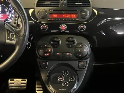Abarth 500 2016 - 15990 EUR, 90000 km - AUTO.MOTO.pt - 90000km - foto 22 de 48