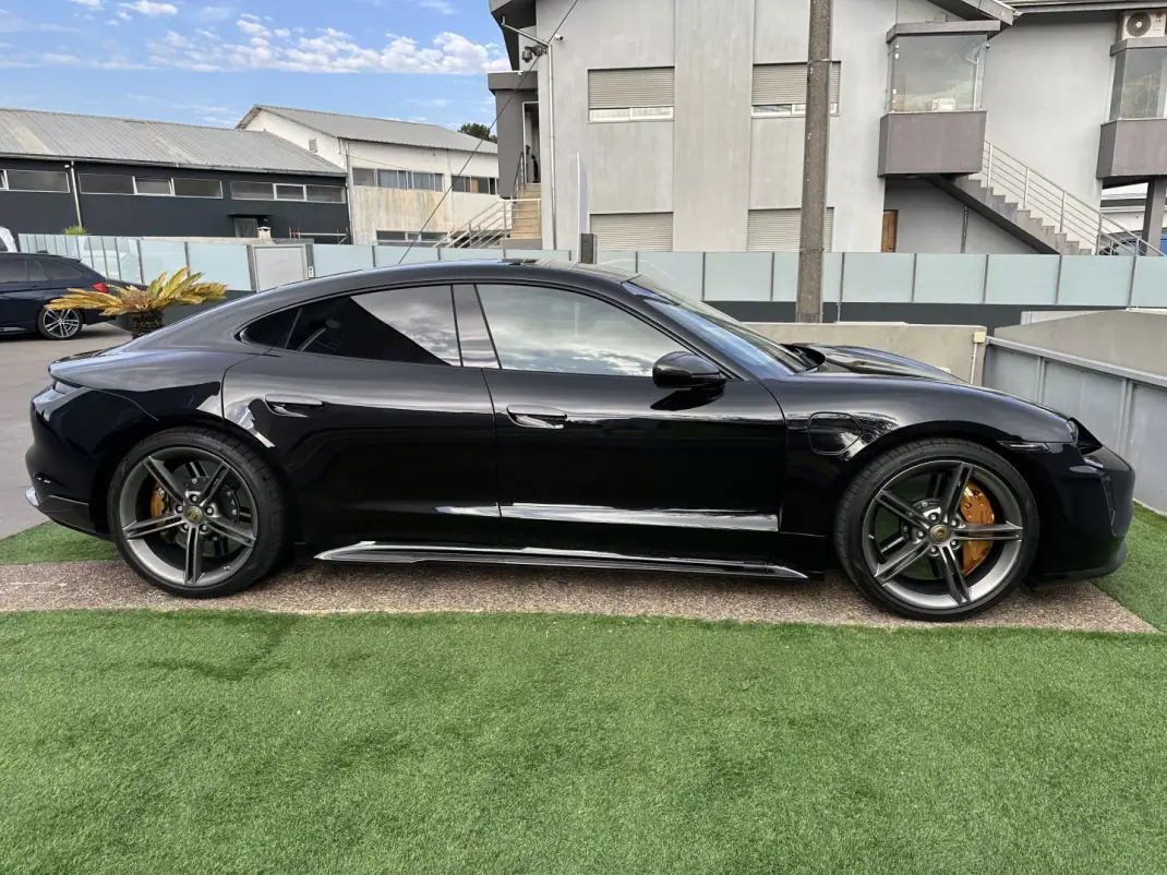 Porsche Taycan 2021 - 99900 EUR, 66000 km - 66000km - foto 16 de 71