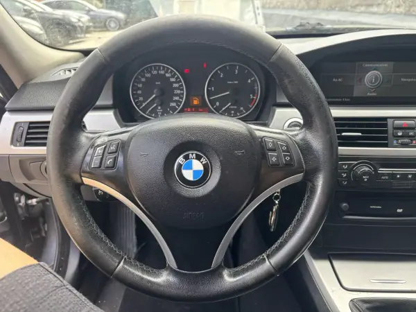 BMW 320 2005 - 7500 EUR, 223201 km - AUTO.MOTO.pt - 223201km - foto 11 de 21