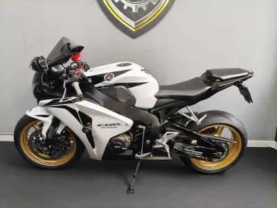 Honda CBR 1000RR 2009 - 7990 EUR, 46000 km - AUTO.MOTO.pt - 46000km - foto 22 de 32