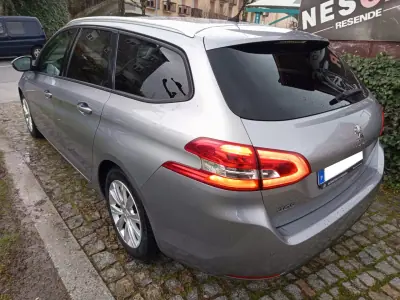 Peugeot 308 SW 2019 - 12990 EUR, 147066 km - AUTO.MOTO.pt - 147066km - foto 5 de 12