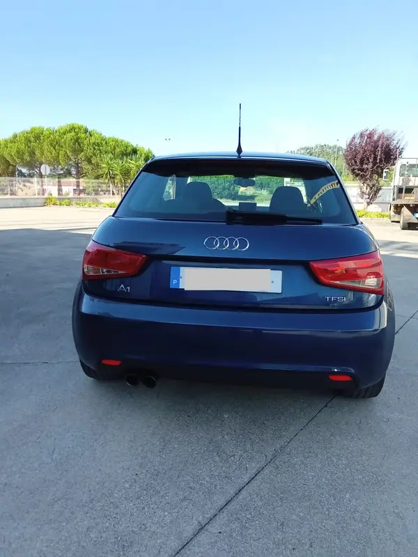 Audi A1 2010 - 7650 EUR, 189712 km - AUTO.MOTO.pt - 189712km - foto 3 de 12