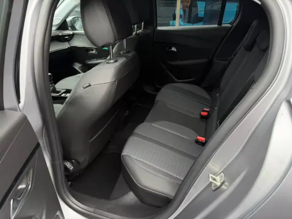 Peugeot 208 2021 - 11900 EUR, 44586 km - AUTO.MOTO.pt - 44586km - foto 11 de 12