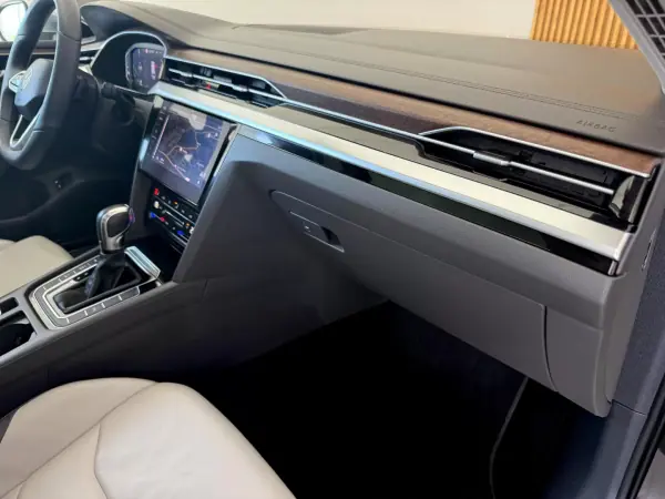 Volkswagen Arteon Shooting Brake 2021 - 23500 EUR, 168600 km - AUTO.MOTO.pt - 168600km - foto 95 de 144