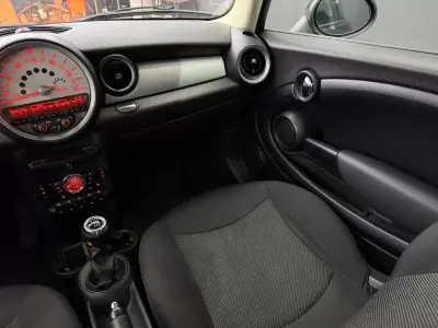 MINI 3 Portas 2012 - 10450 EUR, 137040 km - AUTO.MOTO.pt - 137040km - foto 26 de 34