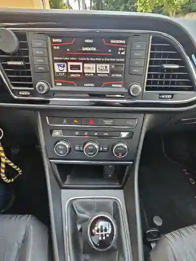 SEAT Leon 2015 - 9000 EUR, 104000 km - AUTO.MOTO.pt - 104000km - foto 10 de 14