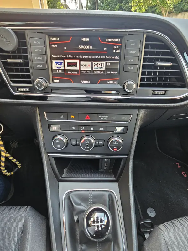 SEAT Leon 2015 - 9000 EUR, 104000 km - AUTO.MOTO.pt - 104000km - foto 10 de 14