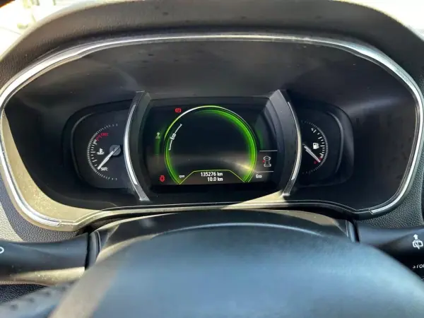 Renault Mégane 2019 - 14250 EUR, 135000 km - AUTO.MOTO.pt - 135000km - foto 24 de 39