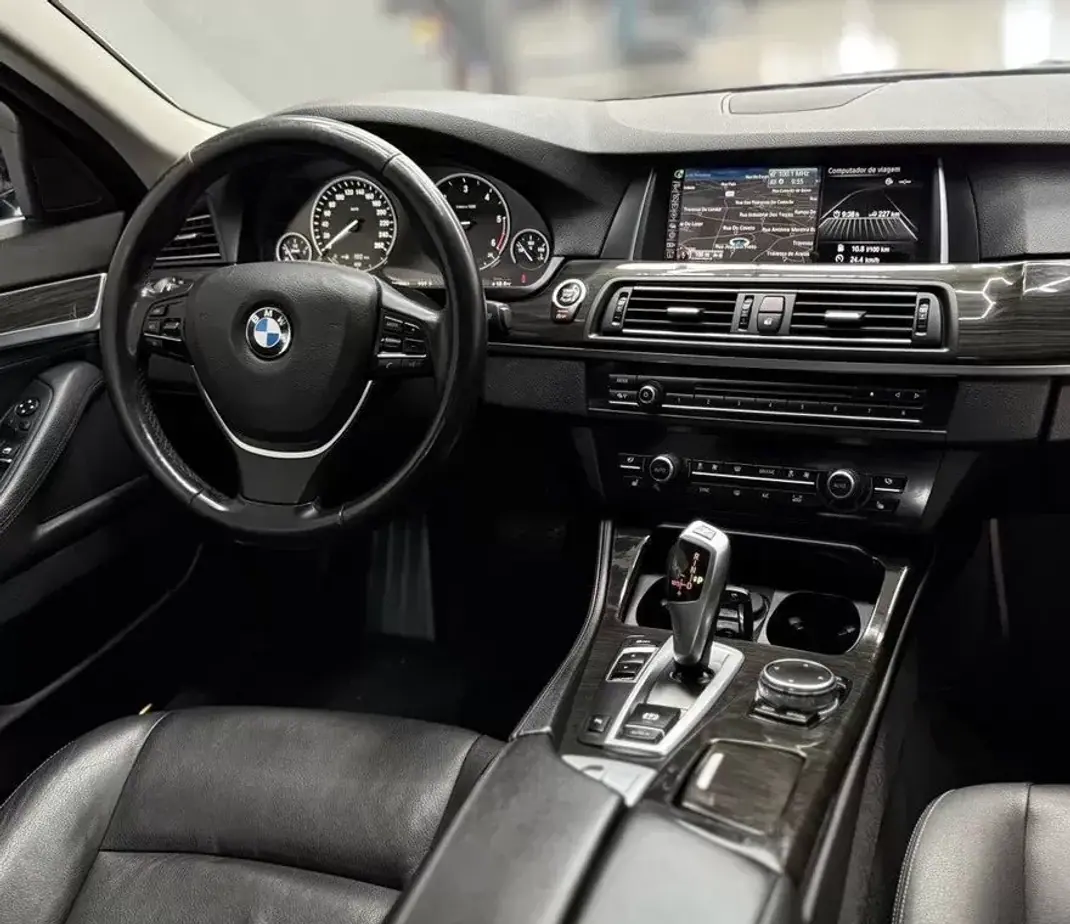 BMW 520 2015 - 18900 EUR, 202000 km - AUTO.MOTO.pt - 202000km - foto 18 de 21