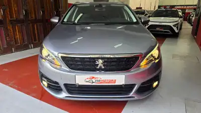 Peugeot 308 SW 2018 - 12650 EUR, 133760 km - AUTO.MOTO.pt - 133760km - foto 9 de 60
