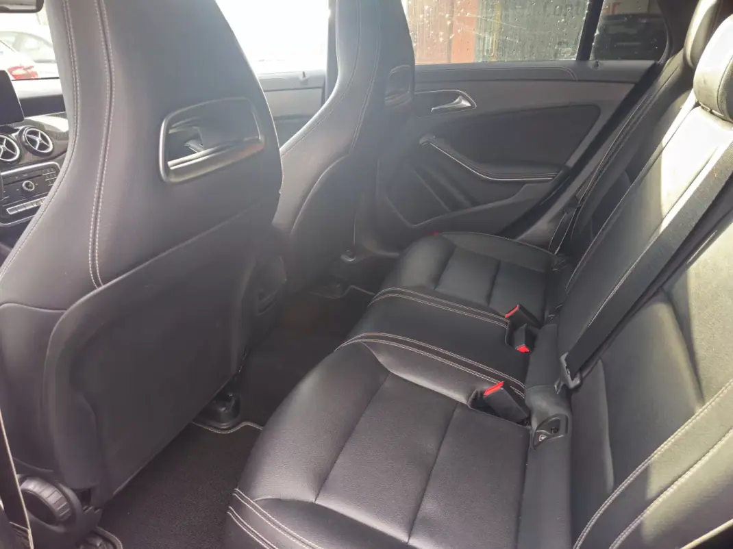 Mercedes-Benz CLA 200 2018 - 23890 EUR, 111825 km - AUTO.MOTO.pt - 111825km - foto 10 de 14