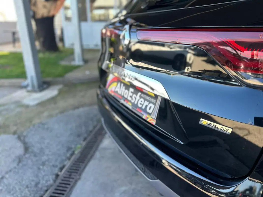 Renault Mégane 2021 - 19900 EUR, 72500 km - AUTO.MOTO.pt - 72500km - foto 4 de 25