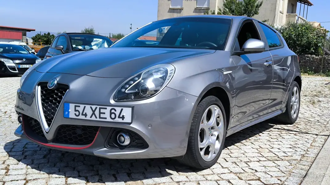 Alfa Romeo Giulietta 2019 - 15950 EUR, 103432 km - AUTO.MOTO.pt - 103432km - foto 1 de 8