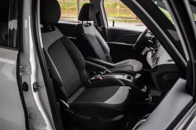 Citroën Grand C4 Spacetourer 2019 - 10750 EUR, 230819 km - AUTO.MOTO.pt - 230819km - foto 23 de 38