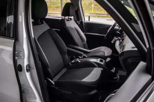 Citroën Grand C4 Spacetourer 2019 - 10750 EUR, 230819 km - AUTO.MOTO.pt - 230819km - foto 23 de 38