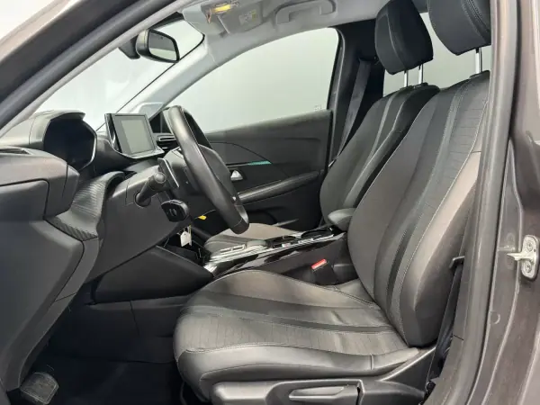 Peugeot 208 2023 - 16490 EUR, 98233 km - AUTO.MOTO.pt - 98233km - foto 24 de 28