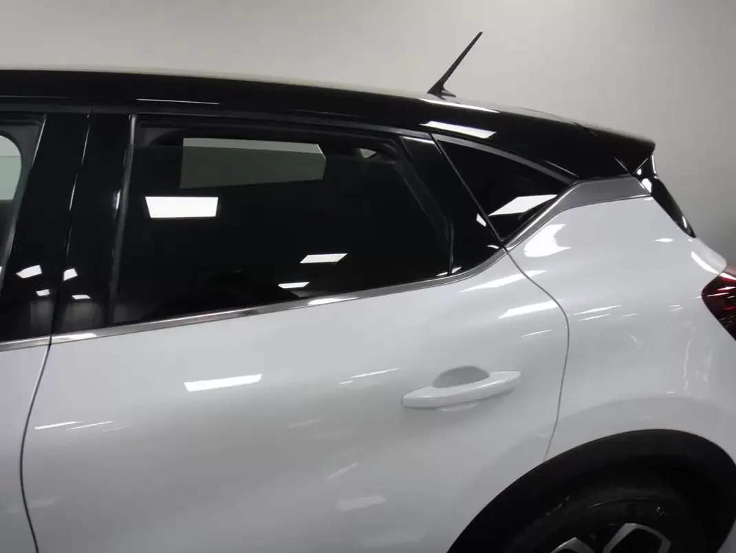 Renault Captur 2020 - 16500 EUR, 76000 km - AUTO.MOTO.pt - 76000km - foto 9 de 23