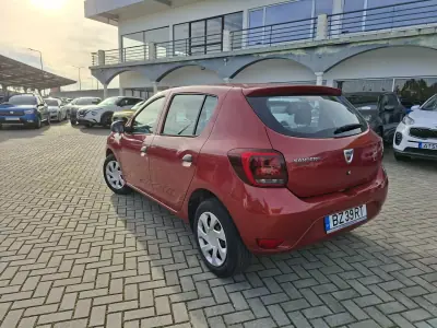 Dacia Sandero 2017 - 9150 EUR, 92800 km - AUTO.MOTO.pt - 92800km - foto 8 de 23
