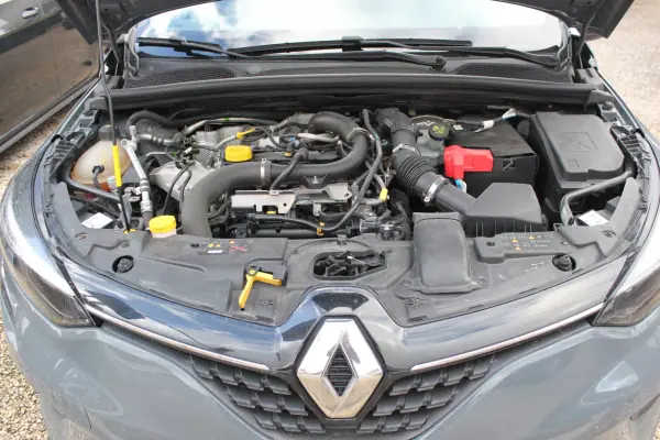 Renault Clio 2022 - 14750 EUR, 96500 km - AUTO.MOTO.pt - 96500km - foto 22 de 22