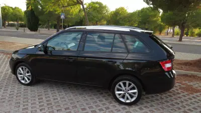 Skoda Fabia Break 2015 - 11800 EUR, 116000 km - 116000km - foto 8 de 29