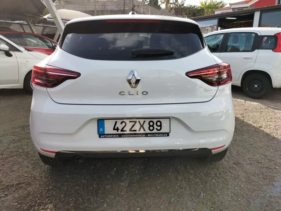 Renault Clio 2020 - 16250 EUR, 96000 km - AUTO.MOTO.pt - 96000km - foto 5 de 12