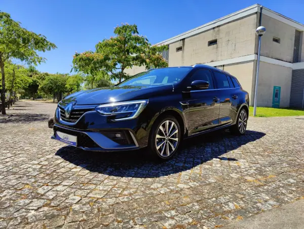 Renault Mégane Sport Tourer 2023 - 23990 EUR, 44231 km - AUTO.MOTO.pt - 44231km - foto 3 de 15