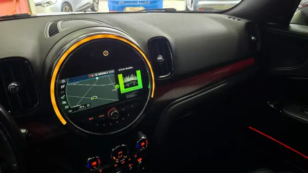MINI Countryman 2018 - 21550 EUR, 127363 km - AUTO.MOTO.pt - 127363km - foto 29 de 71