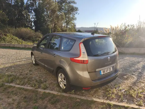 Renault Grand Scénic 2014 — photo 3 of 10