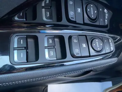 Kia Niro 2019 - 17250 EUR, 15900 km - AUTO.MOTO.pt - 15900km - foto 12 de 17