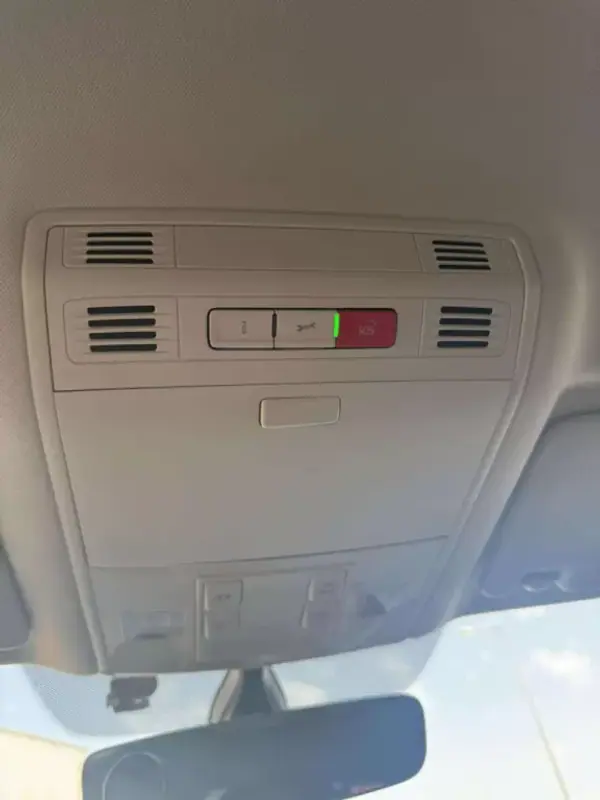 Volkswagen Passat Variant 2019 - 16900 EUR, 258985 km - AUTO.MOTO.pt - 258985km - foto 7 de 27